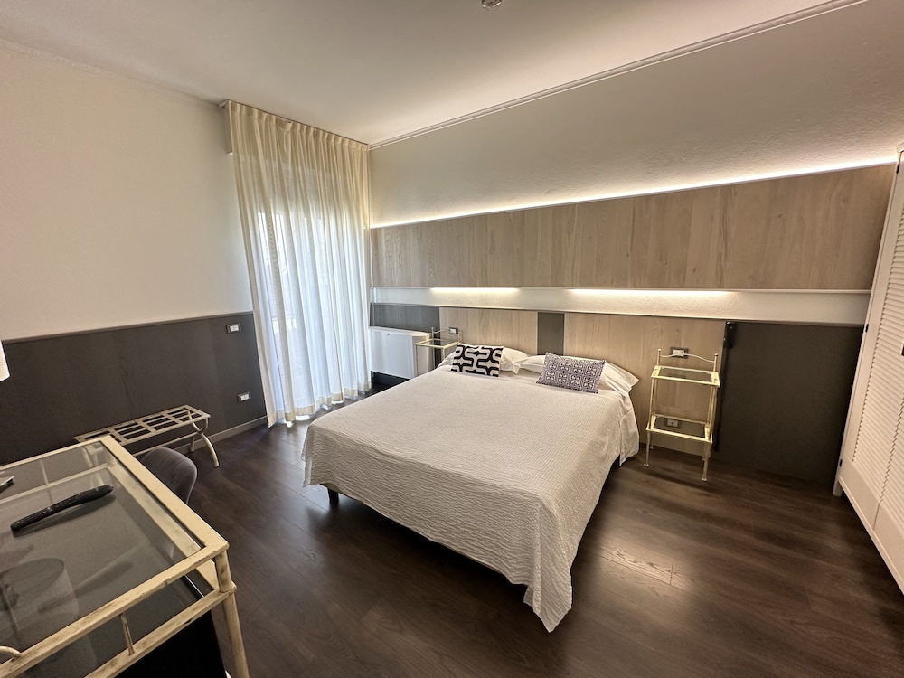 Superior Double Room - Photo 2