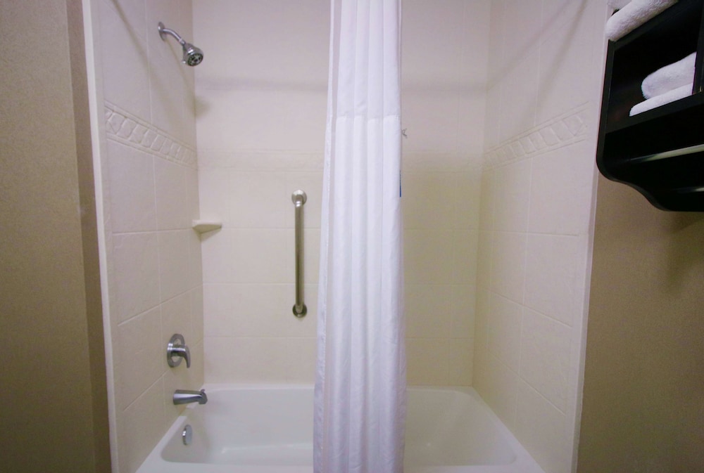 Suite, 2 Queen Beds, Accessible, Bathtub (Mobility & Hearing) - Photo 5