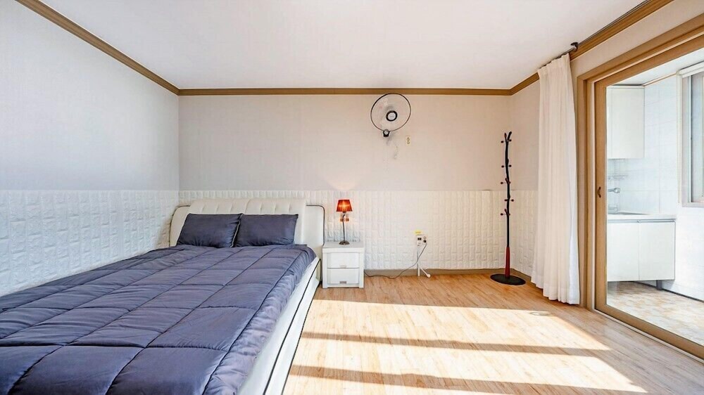Room (101) photo 2