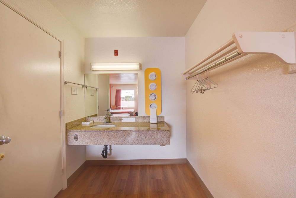 Deluxe Room, 2 Double Beds, Non Smoking, Refrigerator & Microwave