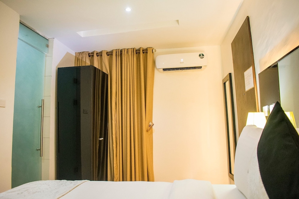 Deluxe Room - Photo 7
