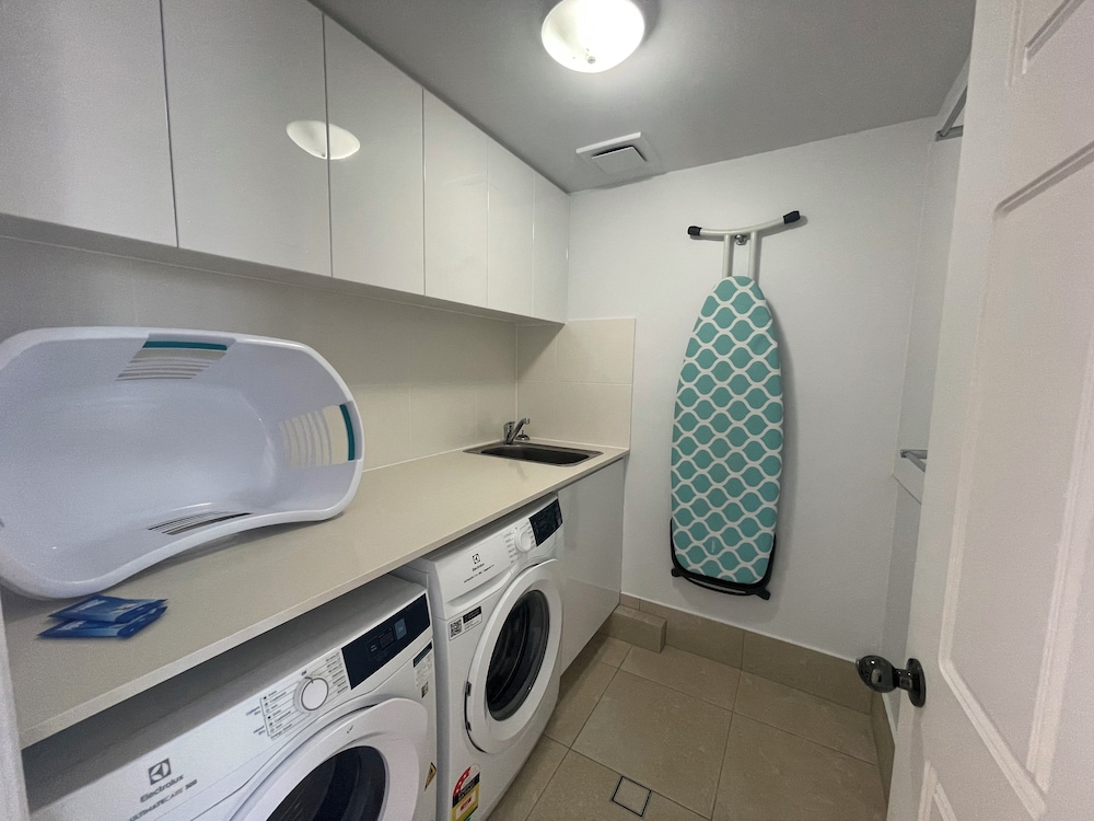 3 Bedroom Premium Ocean View, Tower I photo 2