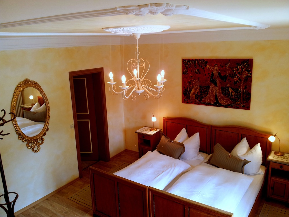 Traditional Triple Room, Balcony, Courtyard Area (Room 1) photo 2