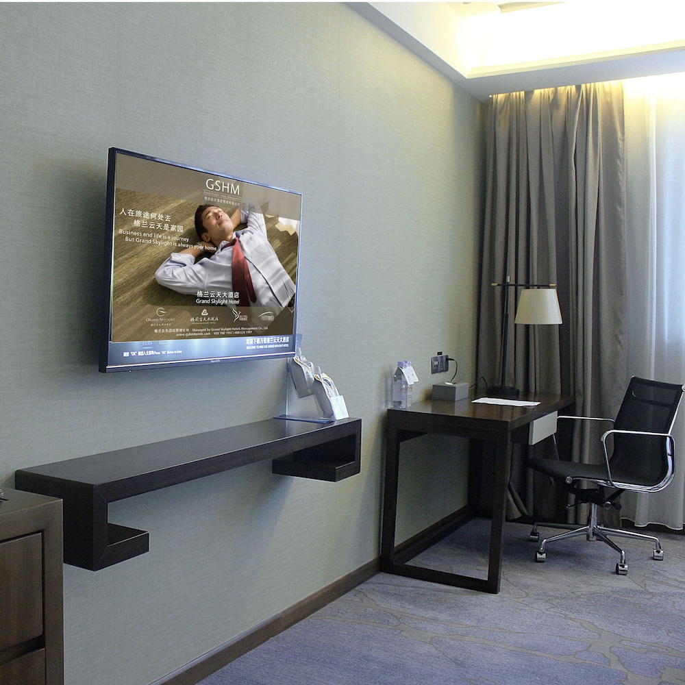 Deluxe King Room photo 2