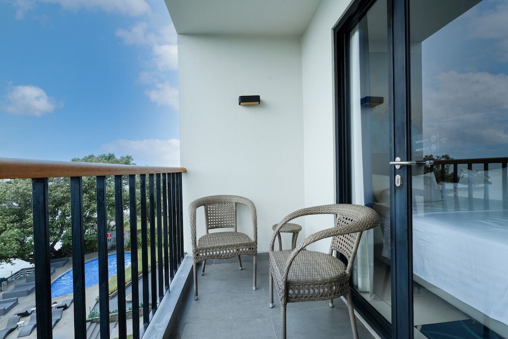 Deluxe Room, Balcony photo 3
