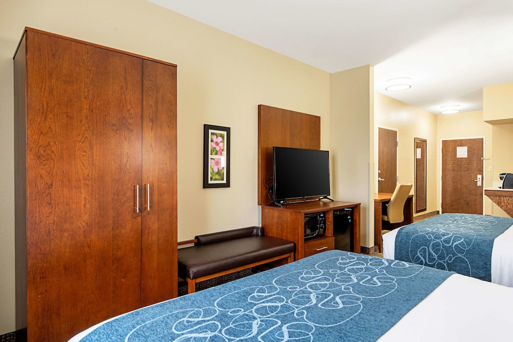 Suite, Multiple Beds, Non Smoking - Photo 2