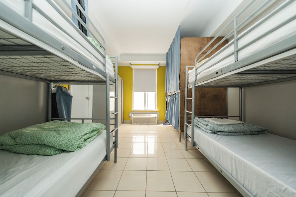 2 Beds in 8-Bed Dorm