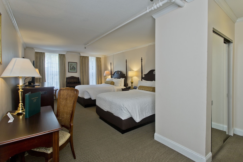 Room, 2 Double Beds photo 3