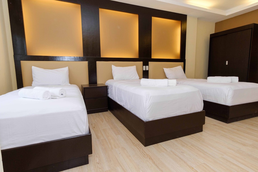 Deluxe Triple Room - Photo 9
