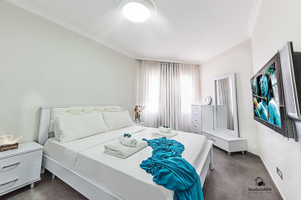 Royal Apartment, 1 Bedroom, Balcony, Lake View photo 1