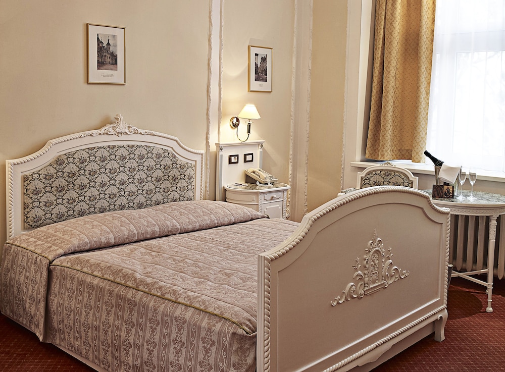 Standard Double Room - Photo 9