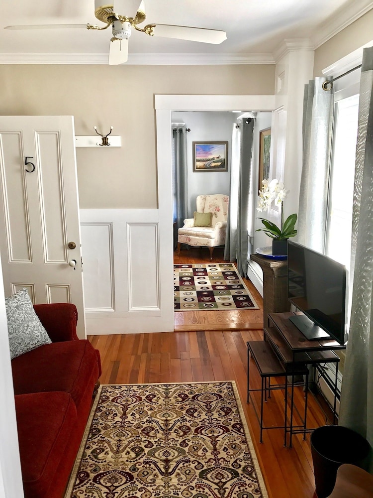 Suite, 1 Queen Bed