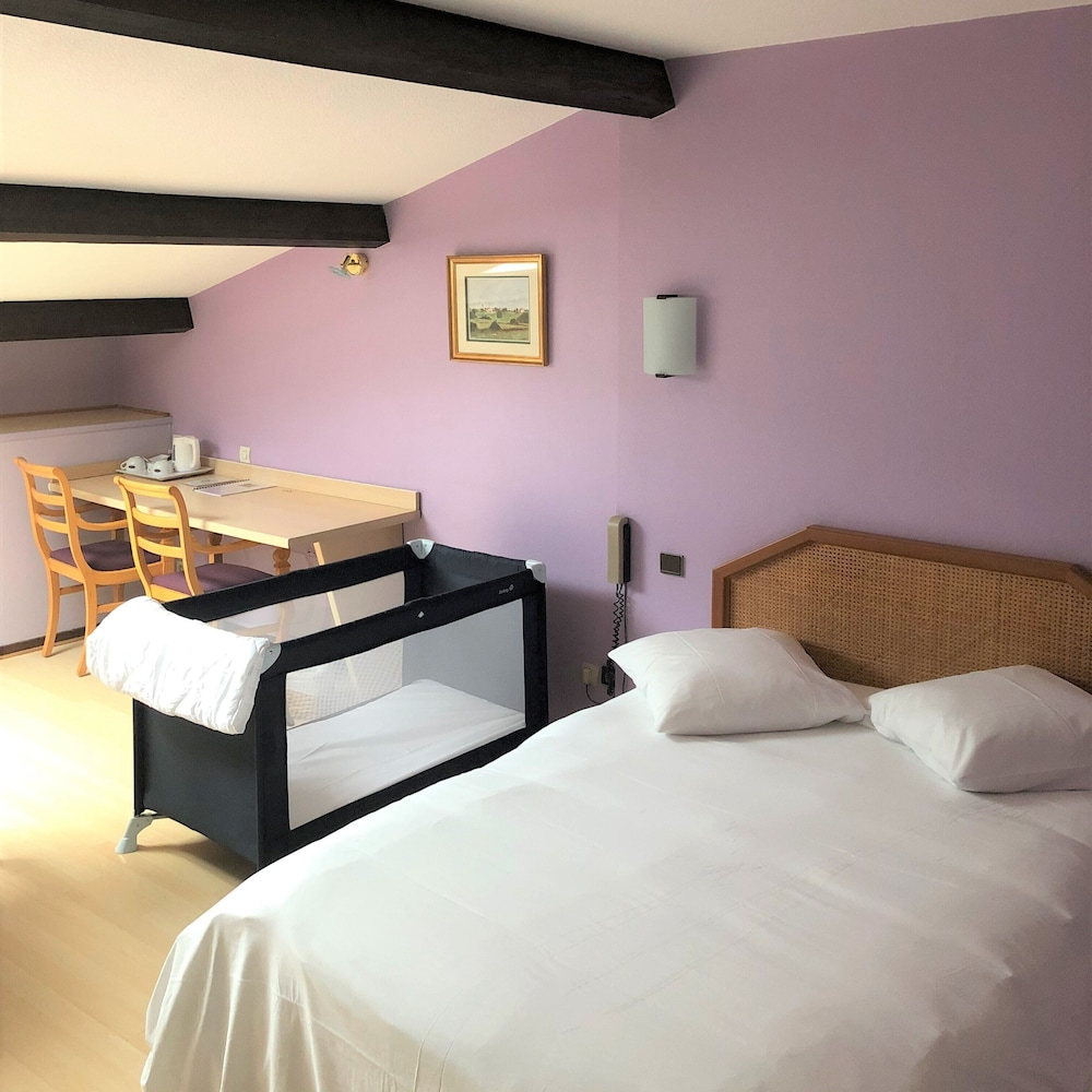 Economy Double Room photo 1