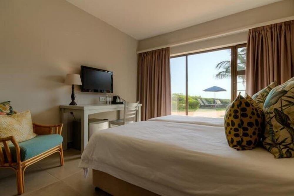 Standard Room, 2 Twin Beds, Harbor View photo 3
