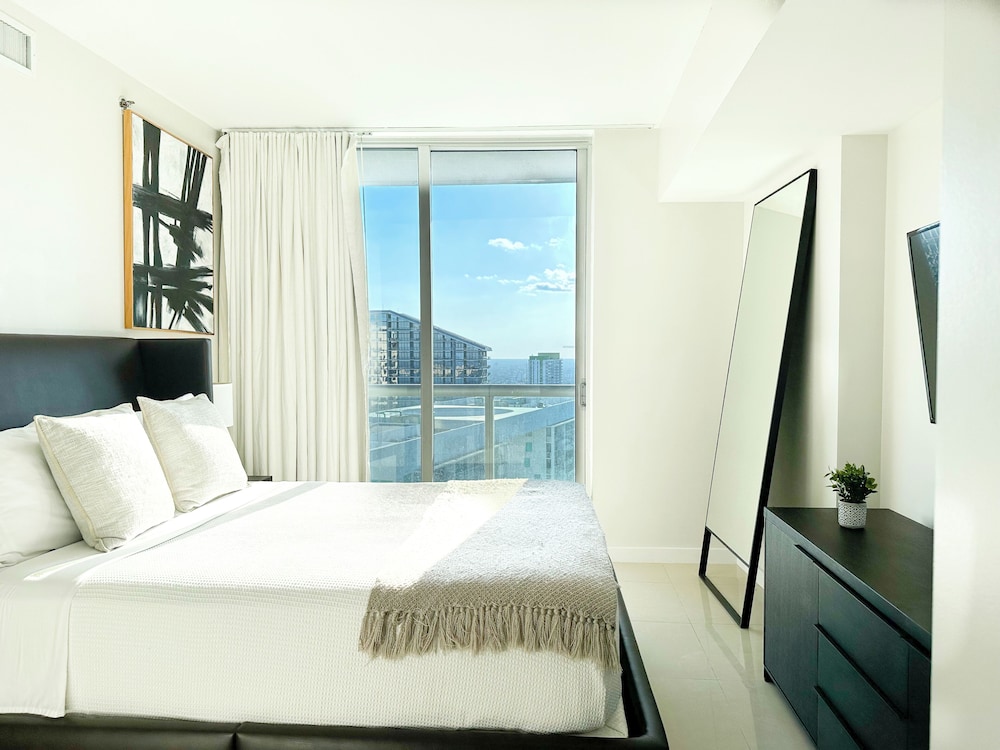 Boutique Corner Apart, 2/2, Sofa Bed, Ocean View, Balcony4608
