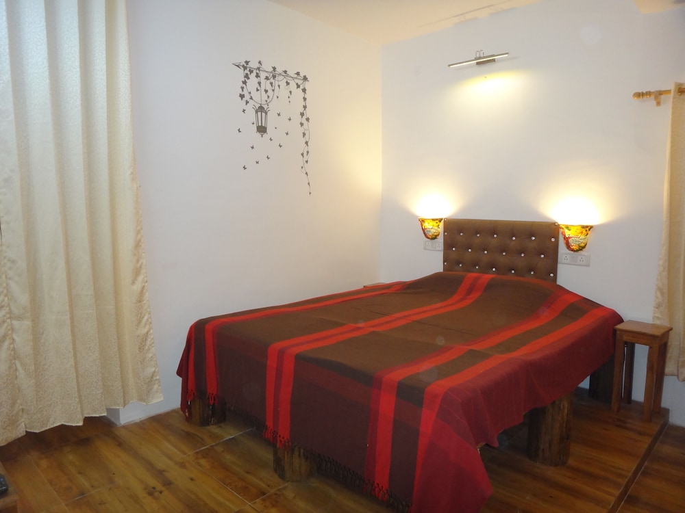 Boutique Modern Deluxe Room - Photo 6