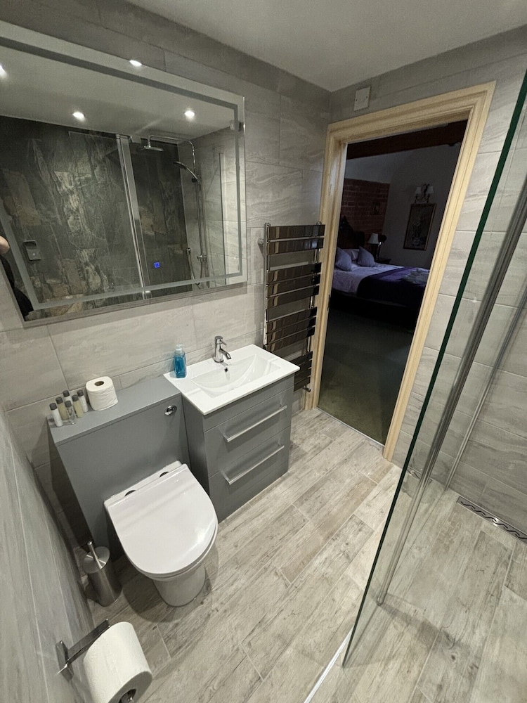 Superior Double Room, Ensuite (Room 5) - Photo 3