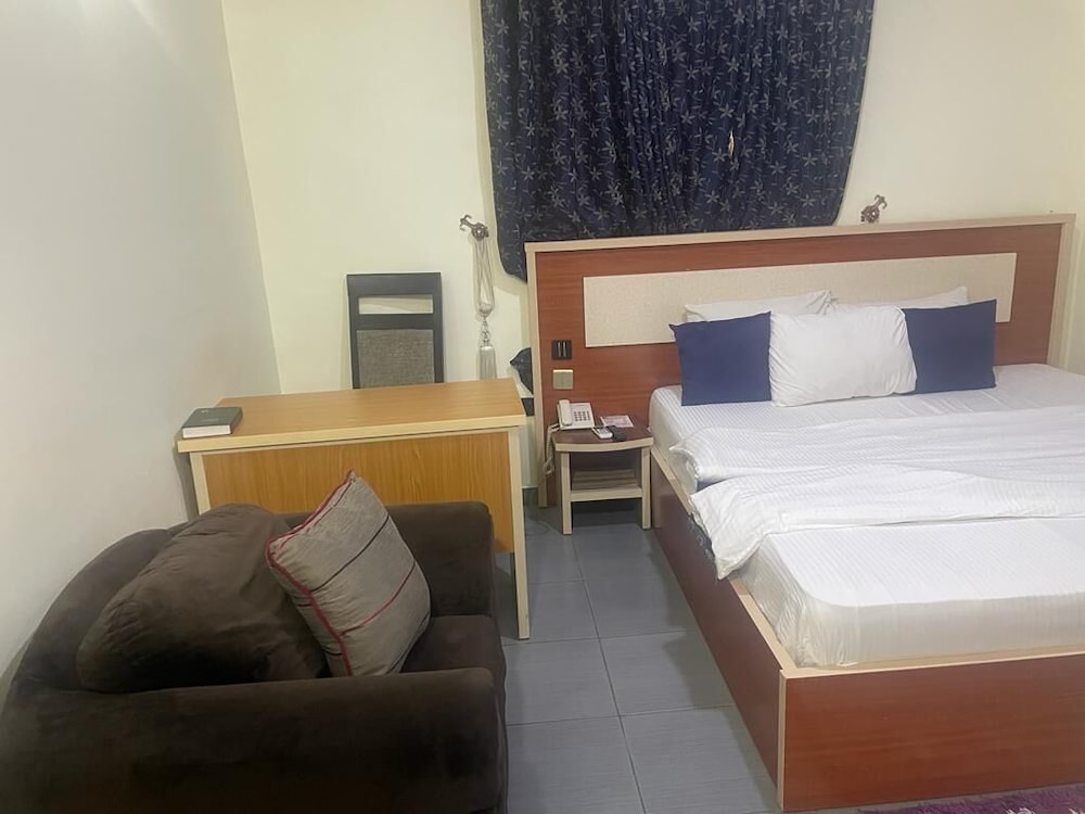 Executive Room - Photo 2