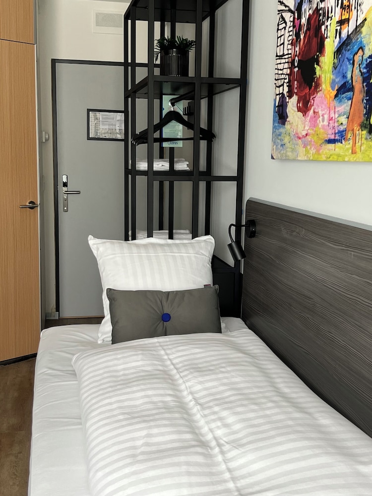 Studio, 1 Twin Bed photo 2