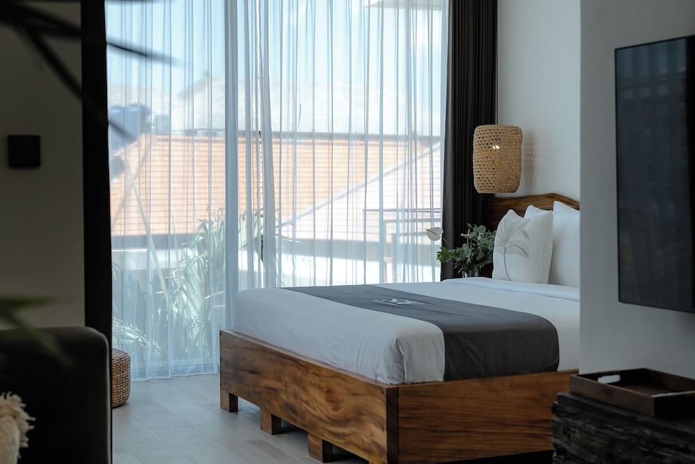 Deluxe Room - Photo 19
