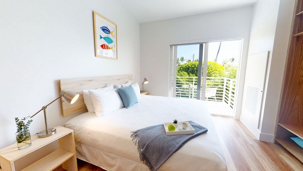 Superior King Room with Balcony - Photo 2