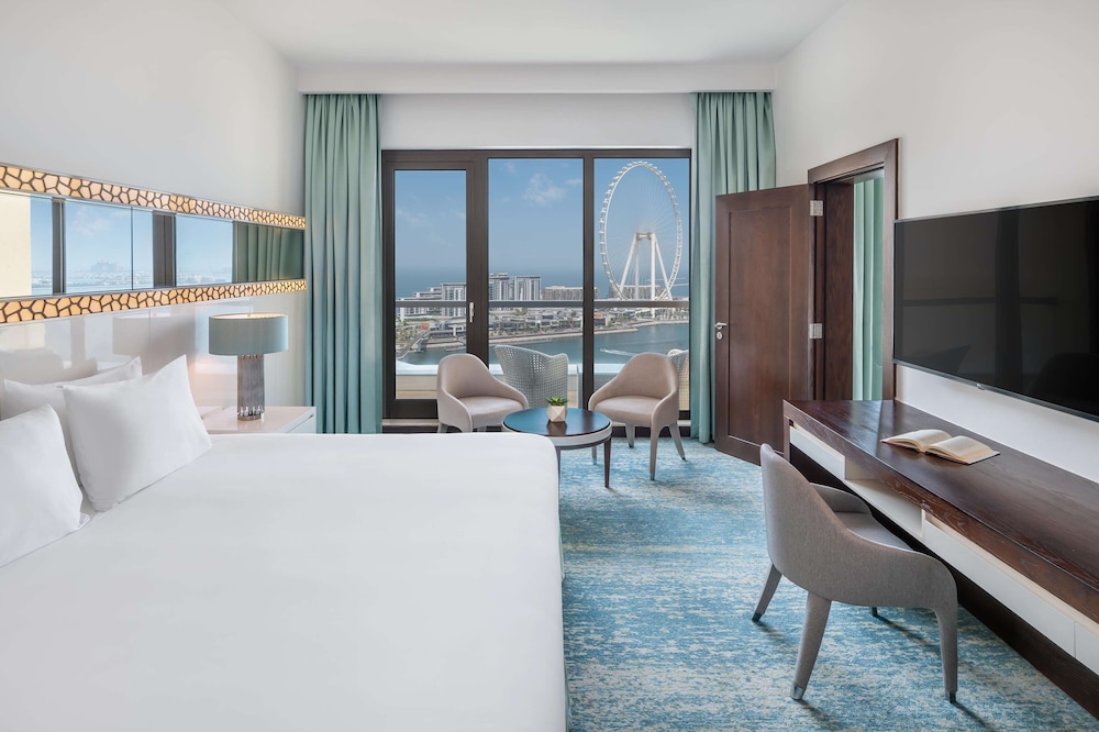 Family Suite, 1 Bedroom, Balcony (Ain Dubai View-Coral Lounge Access) photo 3