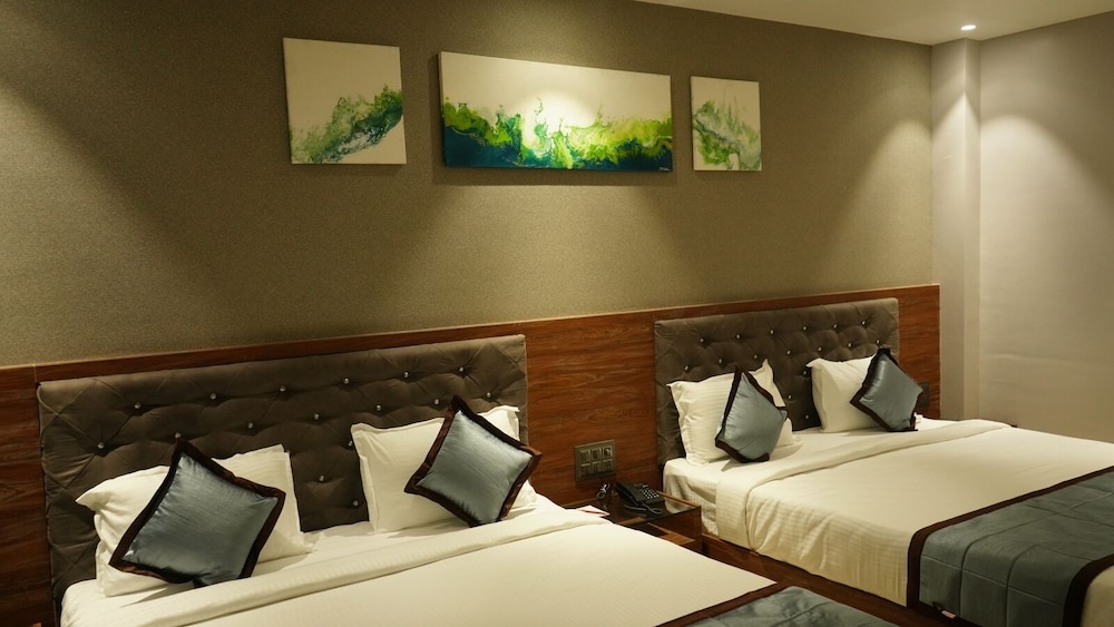 Deluxe Quadruple Room