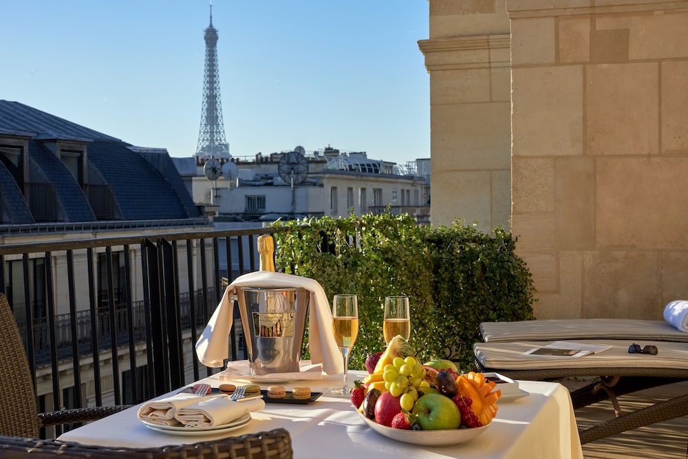 Suite Baverez Terrasse Tour Eiffel Suite Baverez Terrasse Tour Eiffel