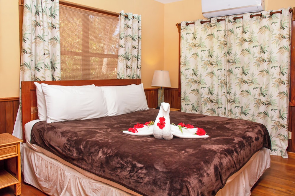 Senior Single Room, 1 King Bed, Sea View, Ground Floor photo 2