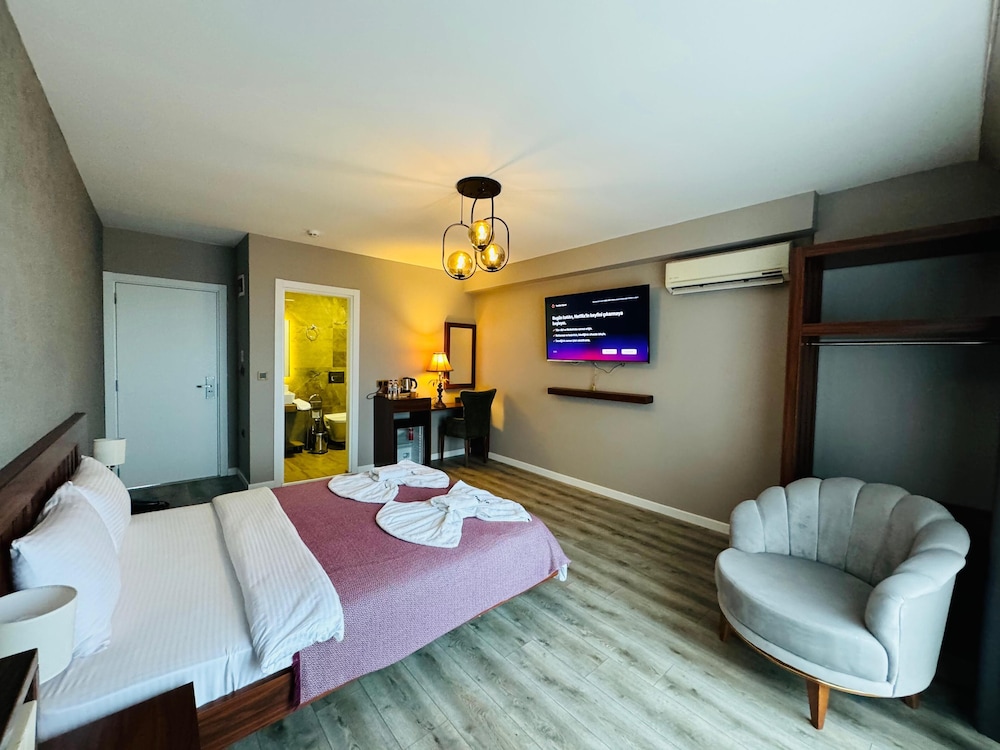Superior Room, Sea View - Photo 18