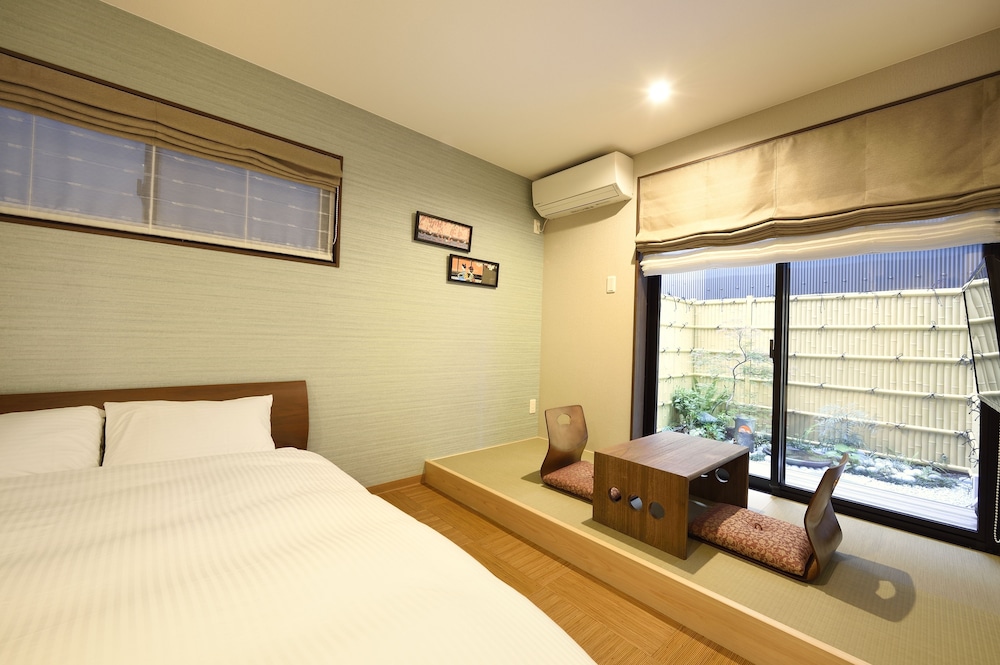 Japanese Western Style Queen Room with Garden photo 1