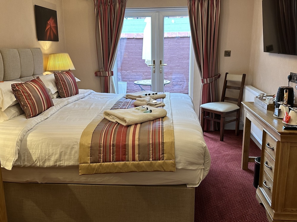 Exclusive Room, Jetted Tub, Courtyard View