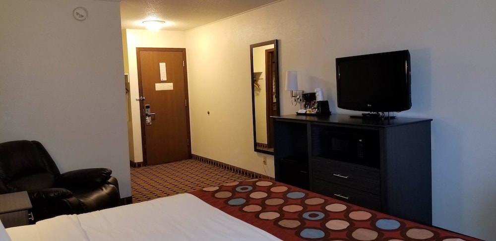 Room, 1 Queen Bed, Accessible, Non Smoking (Mobility, Bathtub w/Grab Bars) - Photo 6