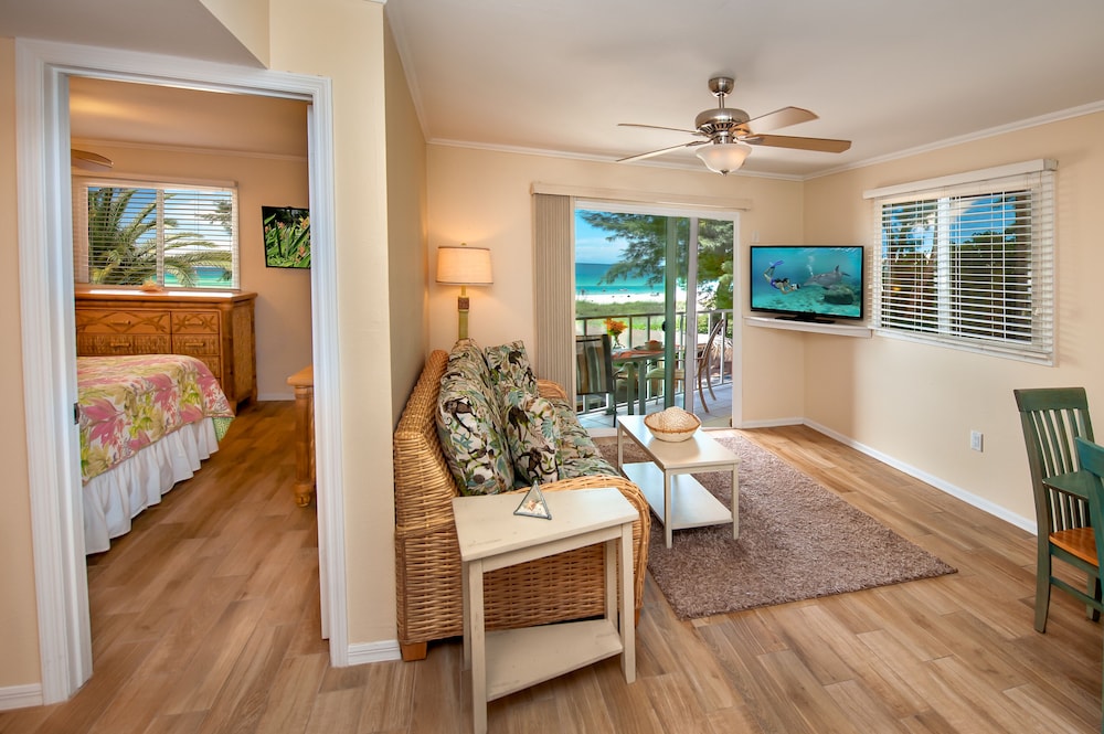 Beach front king suite