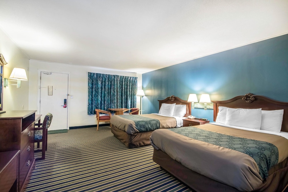 Standard Double Room, 2 Double Beds, Non Smoking - Photo 5