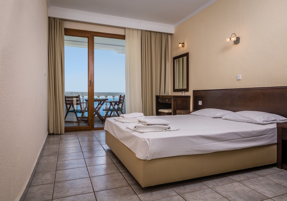 Double or Twin Room, Sea View photo 2