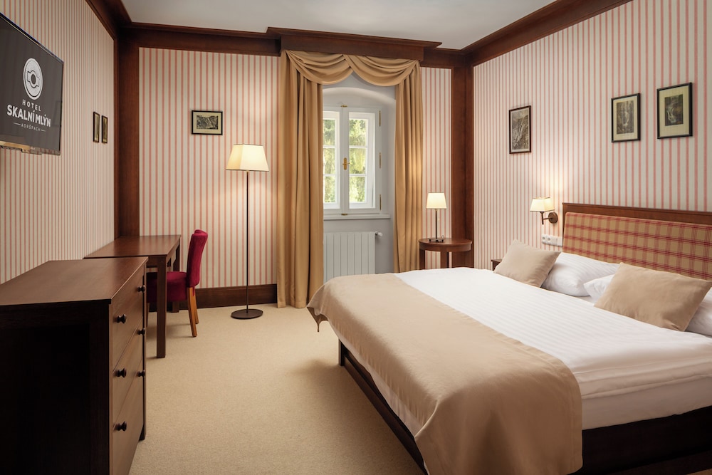 Deluxe Double Room, 1 Queen Bed, Non Smoking photo 1