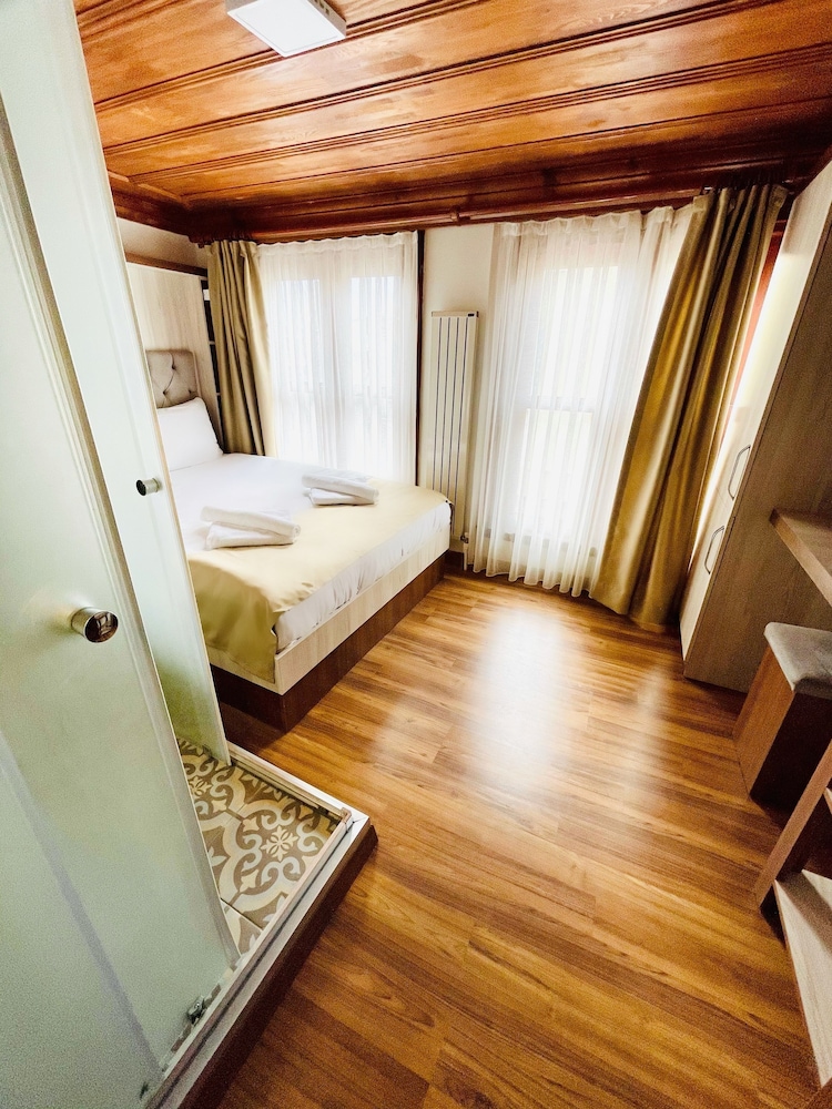 Standard Room, Non Smoking photo 3