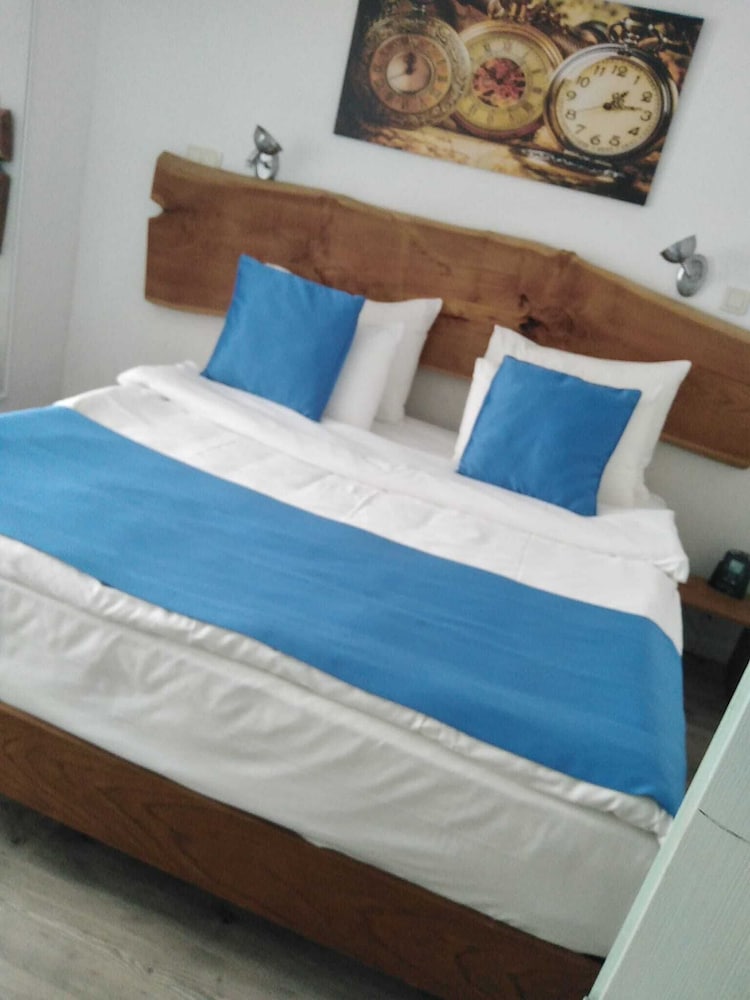 Standard Quadruple Room - Photo 6