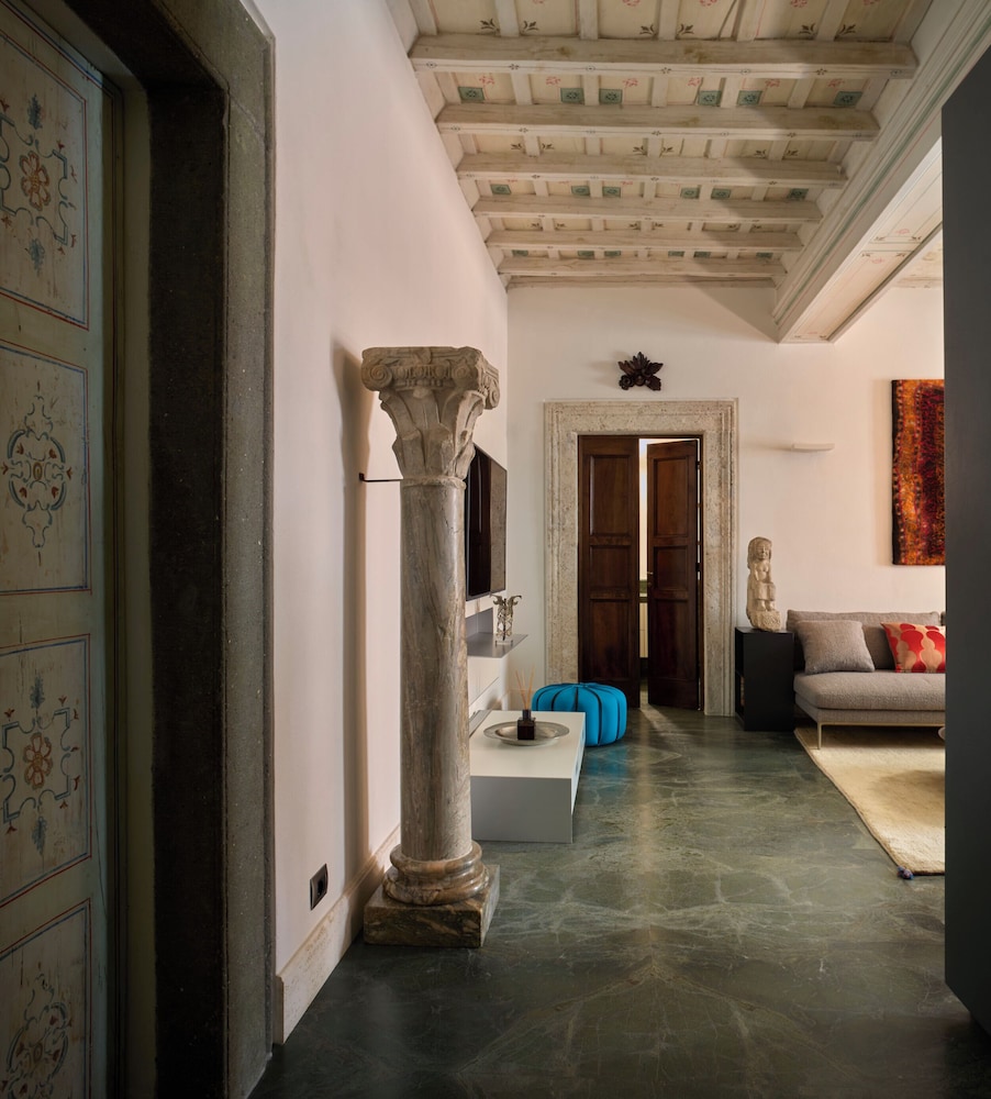 Presidential Apartment photo 2