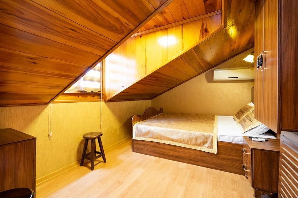 Single Room photo 1