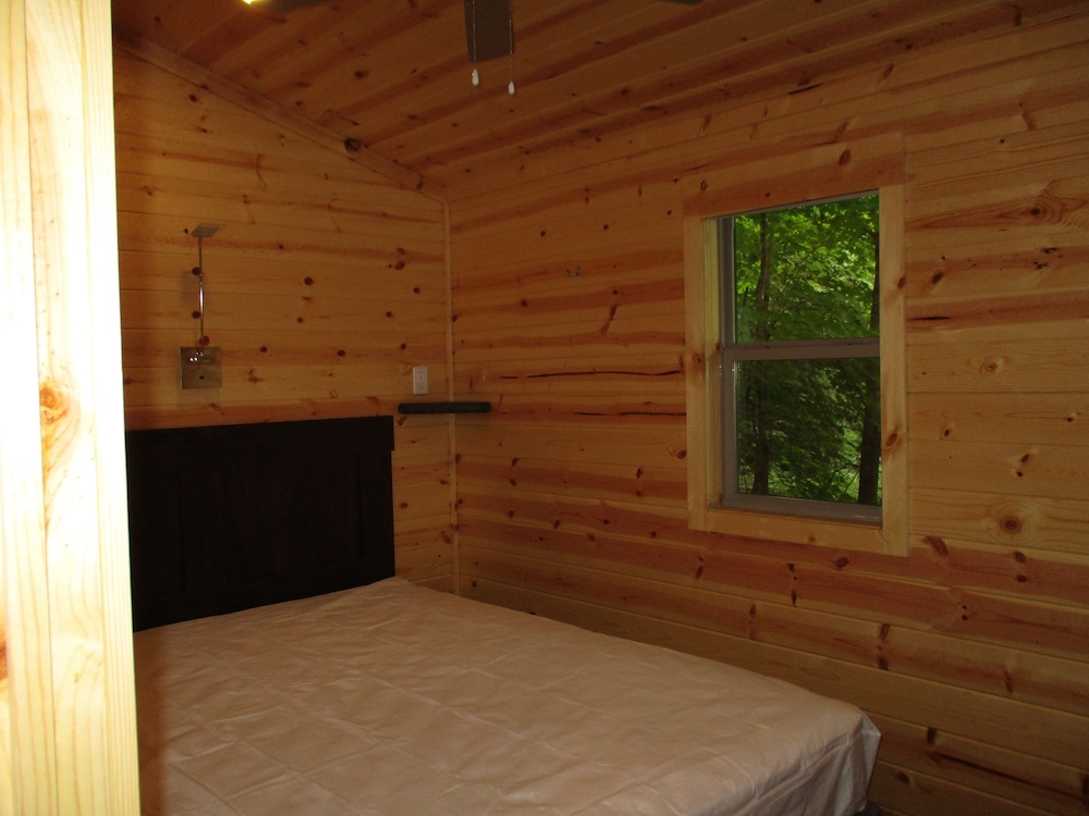 Cottage, 2 Bedrooms (No Linens Included)