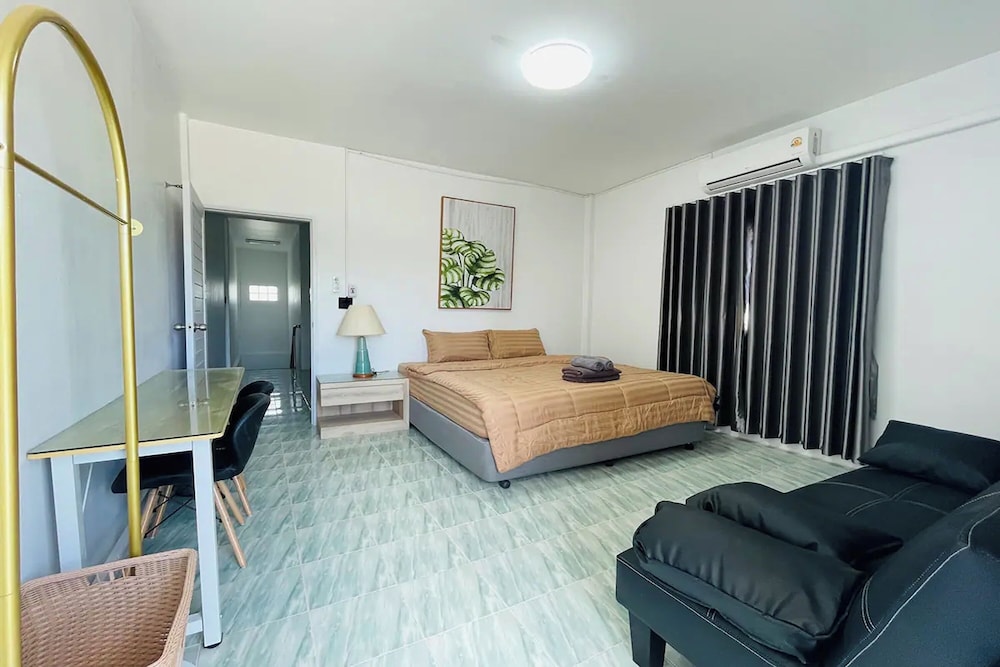 3 Bedrooms House