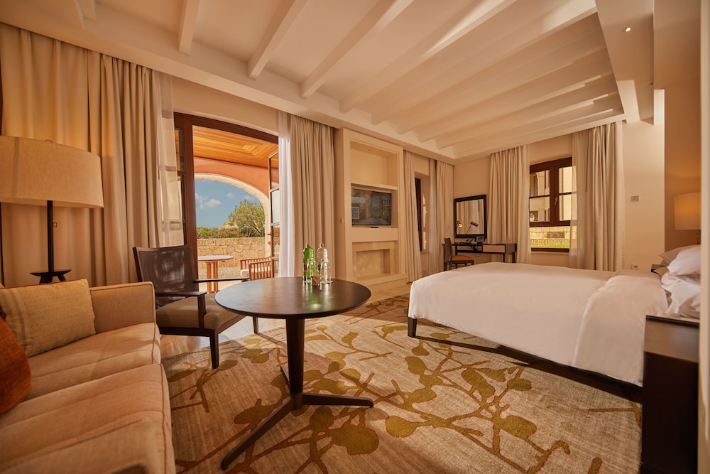 Deluxe Room (Grand)