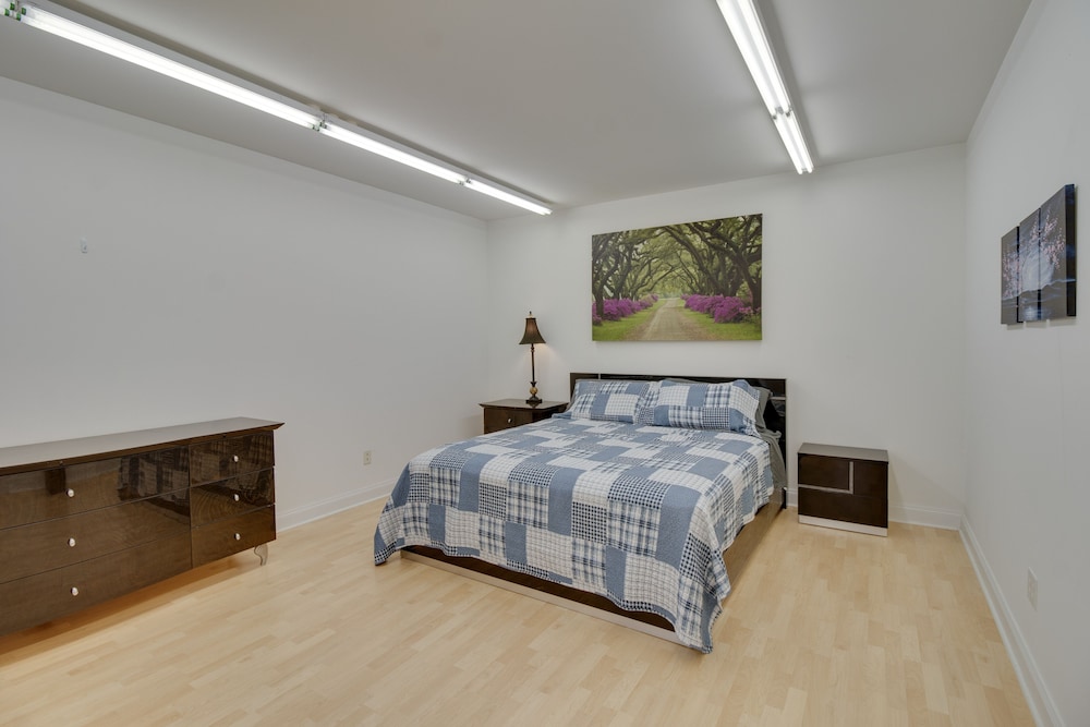 House (6 Bedrooms) photo 2