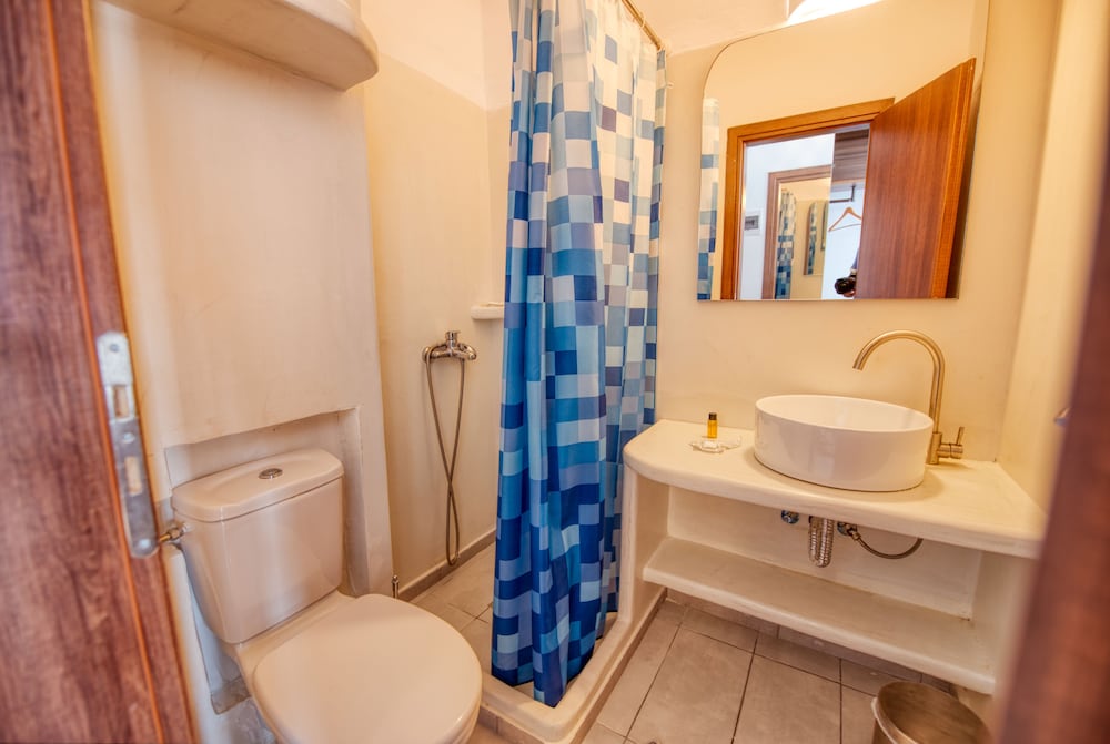 Standard Double Room, City View - Photo 12