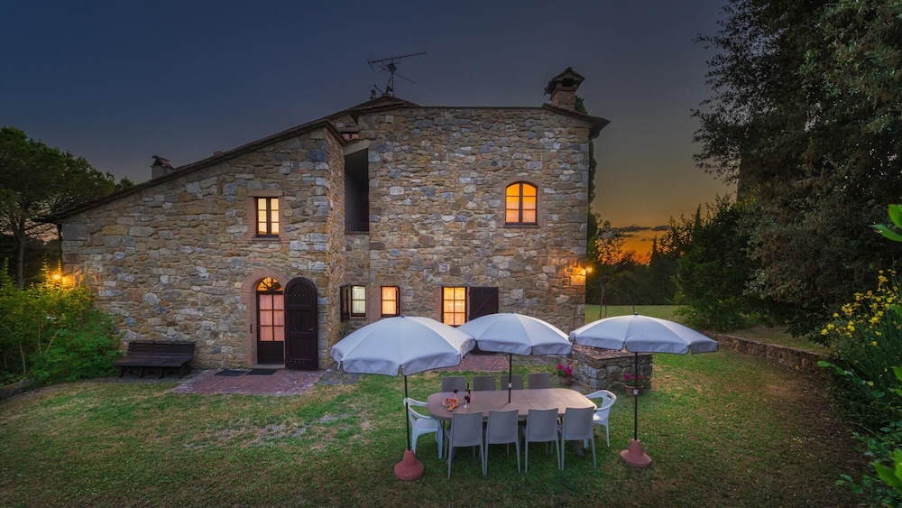 Villa photo 3