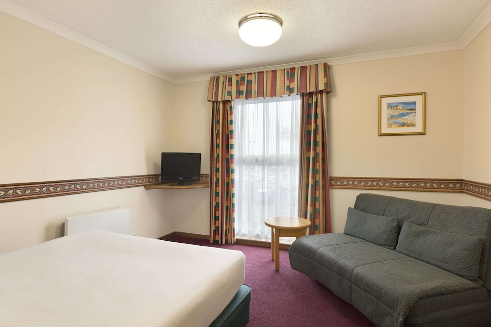 Room, 1 Double Bed, Non Smoking - Photo 3
