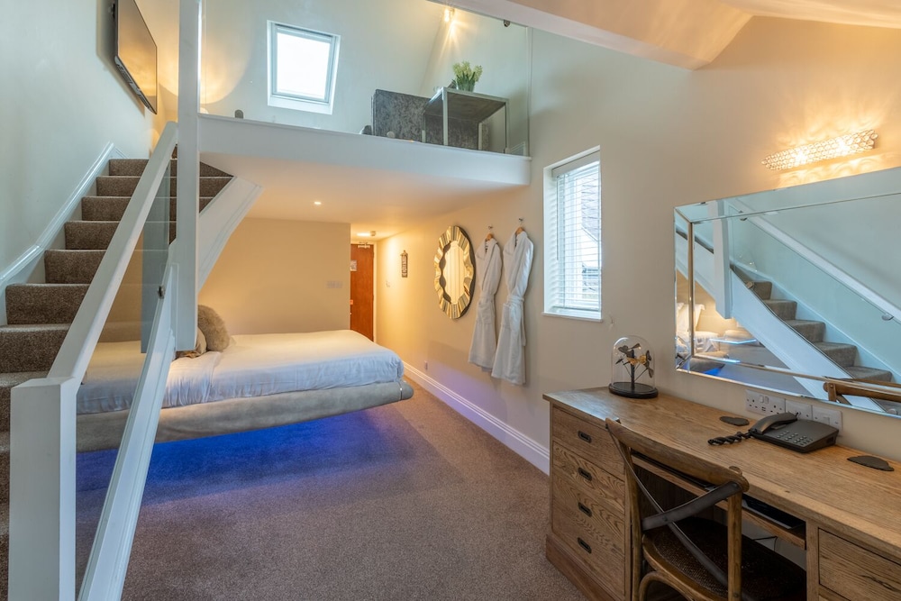 Roof Top Suite with Hot Tub (Adults Only) (DUPLEX) photo 1