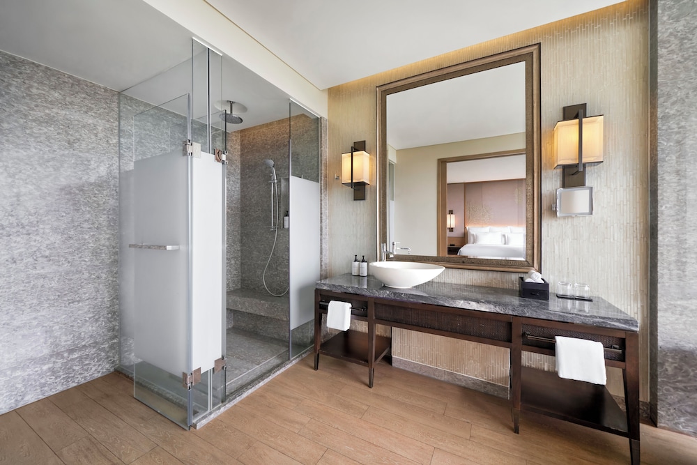 Classic Room, 1 King Bed, Accessible